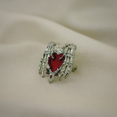 Kalp Detaylı Mineli Gölge Örümcek Yüzüğü Kırmızı