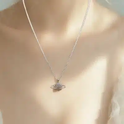 Göksel Satürn Kolyesi