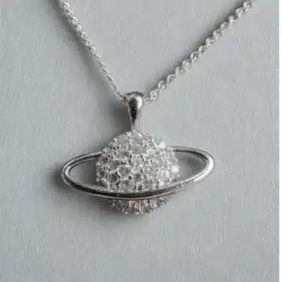 Göksel Satürn Kolyesi